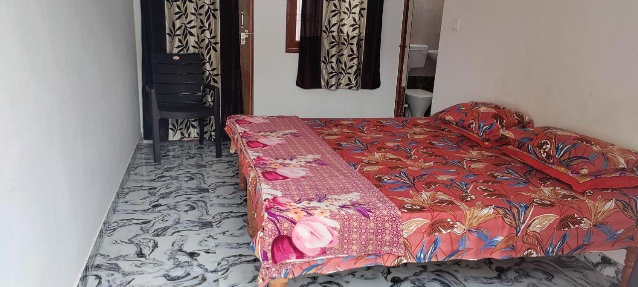 Nidhivan Homestay Vrindāvan Zewnętrze zdjęcie