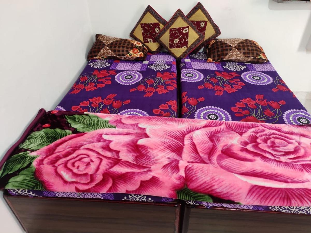 Nidhivan Homestay Vrindāvan Zewnętrze zdjęcie