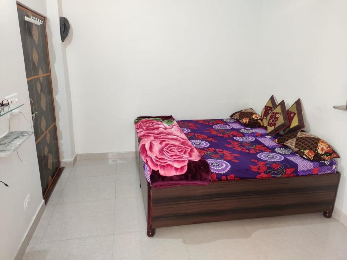 Nidhivan Homestay Vrindāvan Zewnętrze zdjęcie