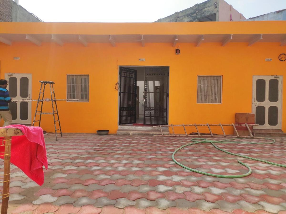 Nidhivan Homestay Vrindāvan Zewnętrze zdjęcie